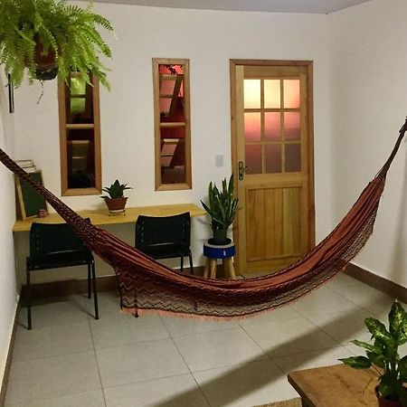 Casinha Aconchegante No Centro De Bonito I Tv, Ar-Condicionado, Bicicletas, Rede, Cozinha E Wi-Fi 20Mbヴィラ エクステリア 写真
