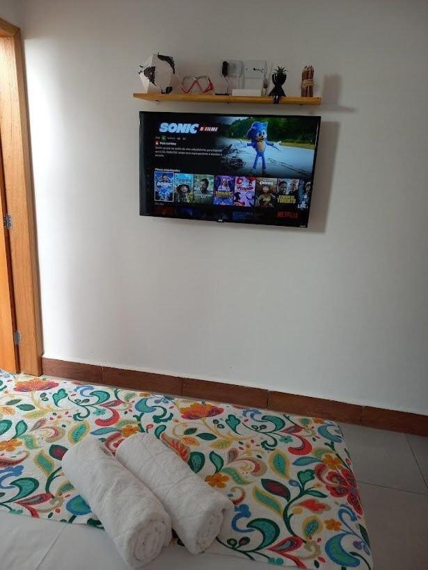 Casinha Aconchegante No Centro De Bonito I Tv, Ar-Condicionado, Bicicletas, Rede, Cozinha E Wi-Fi 20Mbヴィラ エクステリア 写真