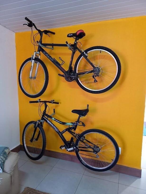 Casinha Aconchegante No Centro De Bonito I Tv, Ar-Condicionado, Bicicletas, Rede, Cozinha E Wi-Fi 20Mbヴィラ エクステリア 写真